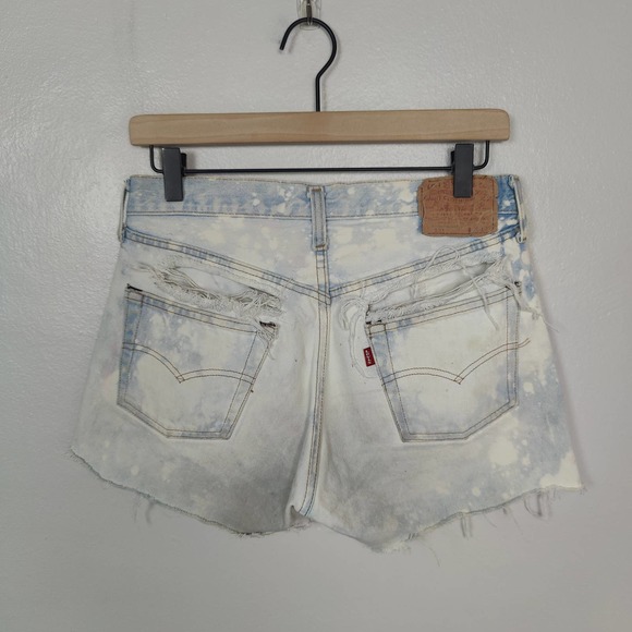 Vtg 70s Levi's Shorts Womens 28 501 Cut-Off Button Fly Bleach Wash Distressed - Picture 4 of 10